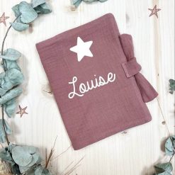 Oh la la Paris Prot Ge Carnet De Sant Personnalisable Lin Vieux Rose - Oh La La Paris Cadeaux De Naissance Personnalis S